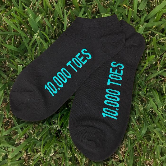 Black sports socks with 10000toes
