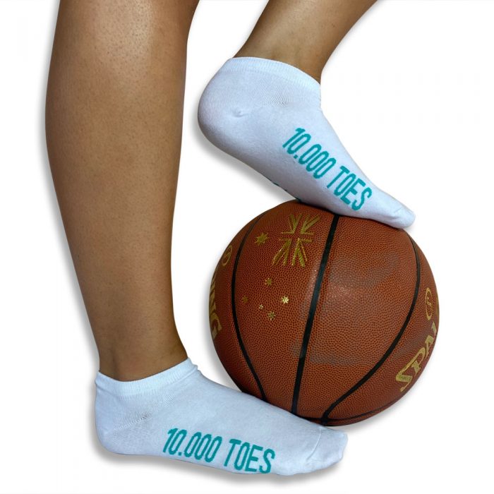White sports socks with 10000toes
